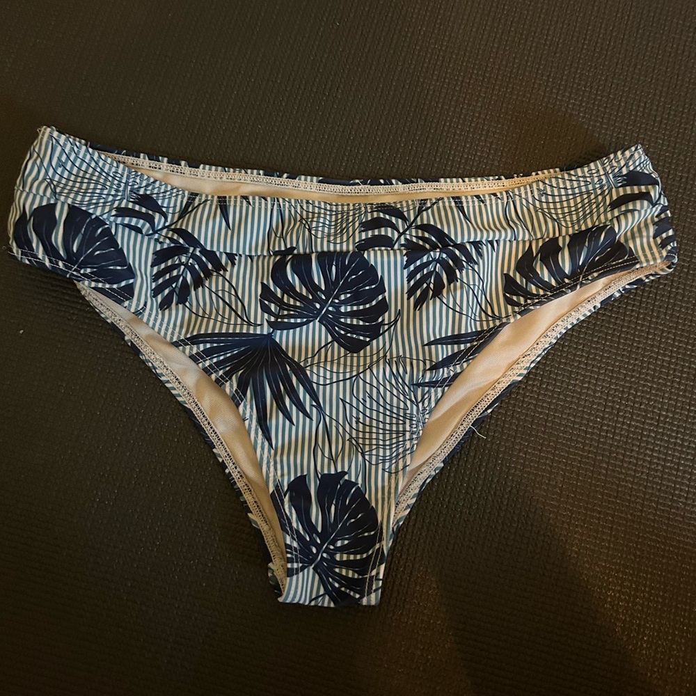 Floral/striped blue tropical bikini bottoms